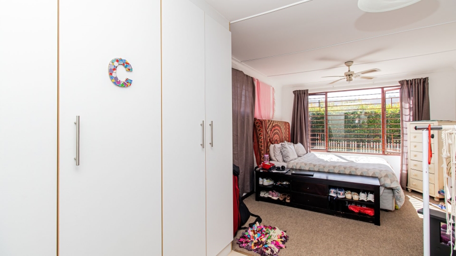 5 Bedroom Property for Sale in The Island Western Cape